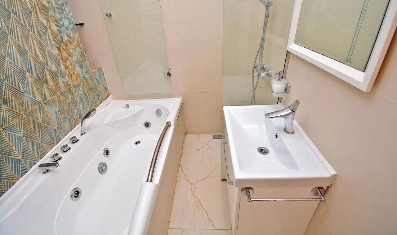 2-комн. квартира, ул. Езника Кохбаци, 12
