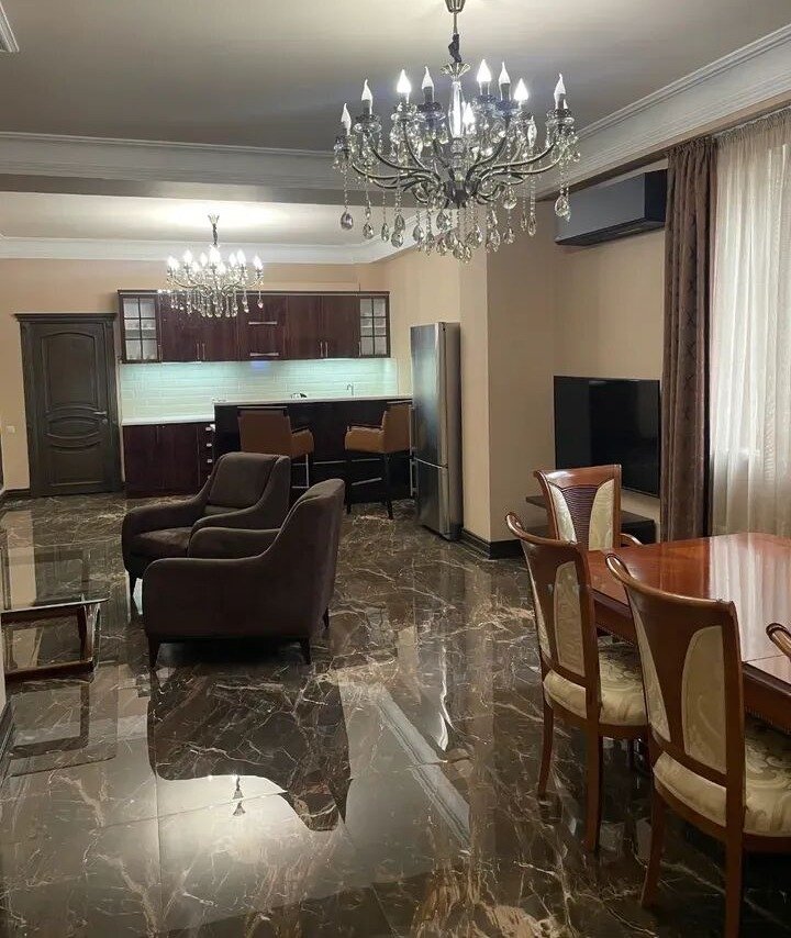 3-комн. квартира, ул. Папа Тагавора, 21