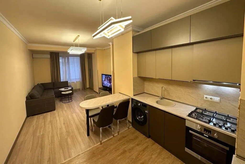2-room apartment, Argishti St, 6
