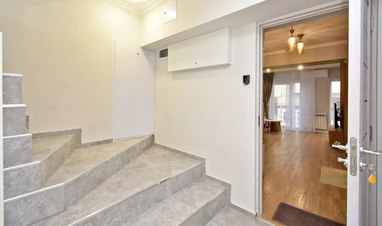 1-room apartment, Antarayin St, 23