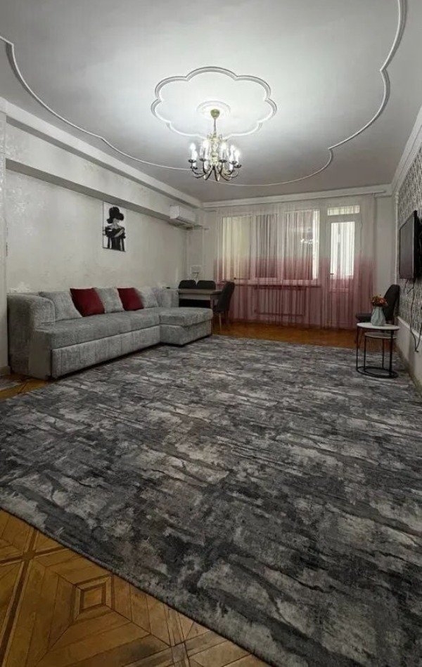2-комн. квартира, ул. Амиряна, 1