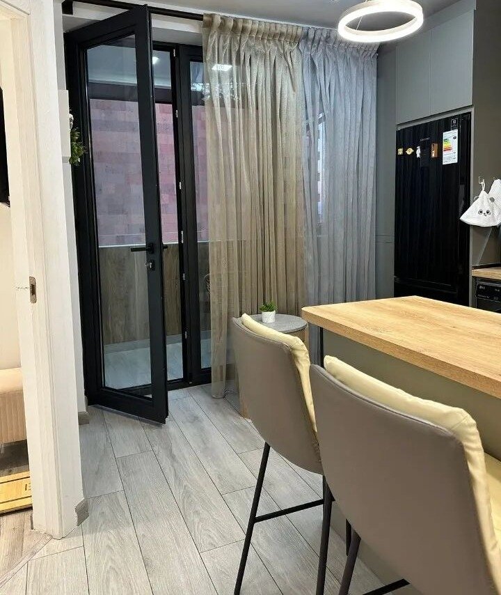 2-комн. квартира, ул. Амиряна, 5