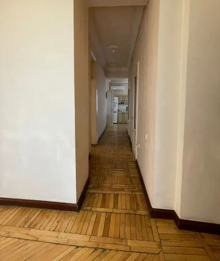 4-комн. квартира, ул. Закяна, 20