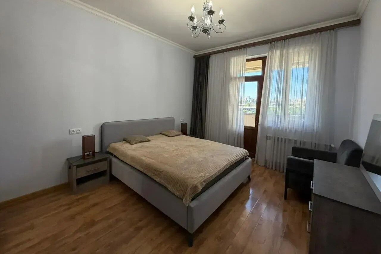 3 սենյականոց բնակարան, Մոնթե Մելքոնյանի պող., 13