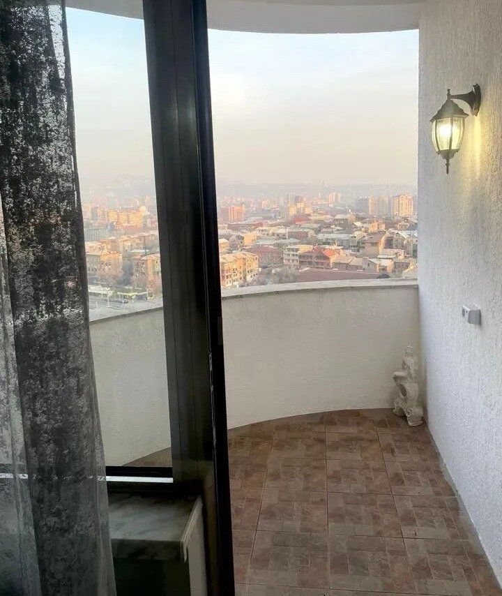 2-room apartment, Tsitsernakaberdi Hwy, 8