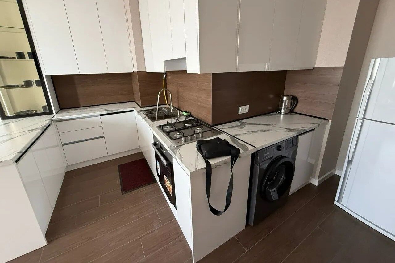 3-room apartment, Eduard Isabekyan St, 5