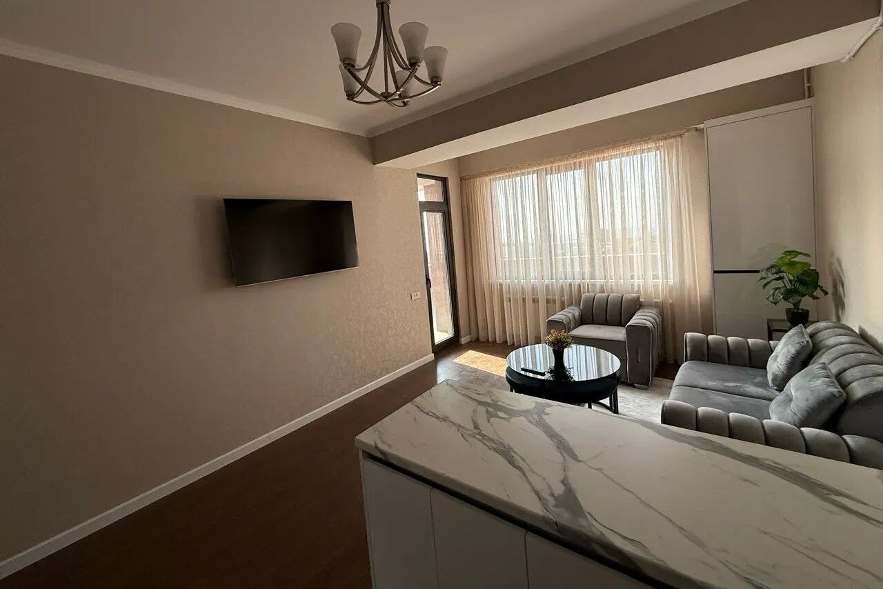 3-room apartment, Eduard Isabekyan St, 6
