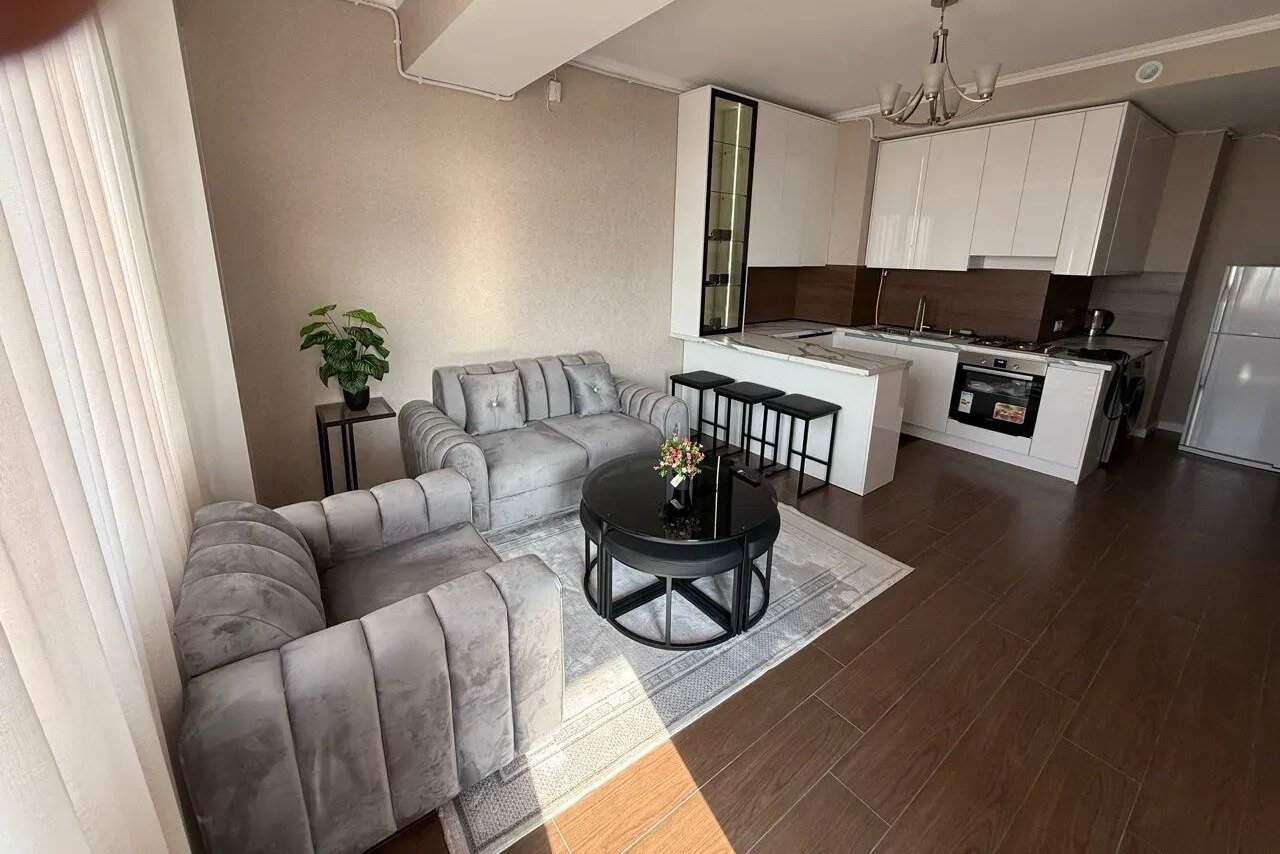 3-room apartment, Eduard Isabekyan St, 7
