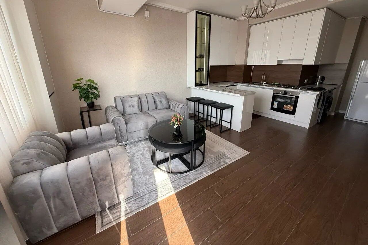 3-room apartment, Eduard Isabekyan St, 8