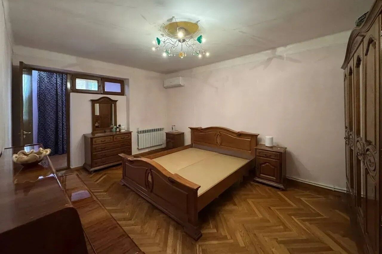 5-room apartment, Kocharyan St, 17
