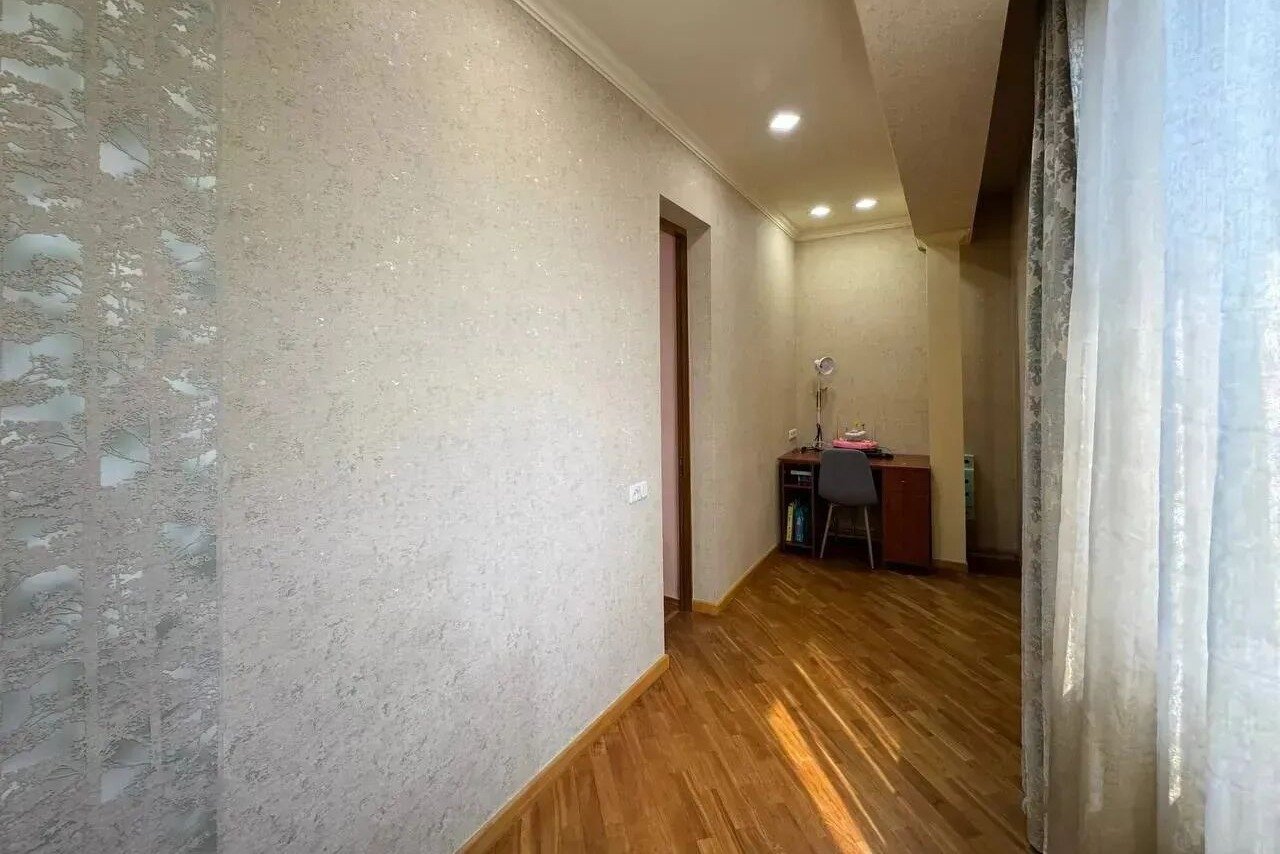 5-room apartment, Kocharyan St, 18